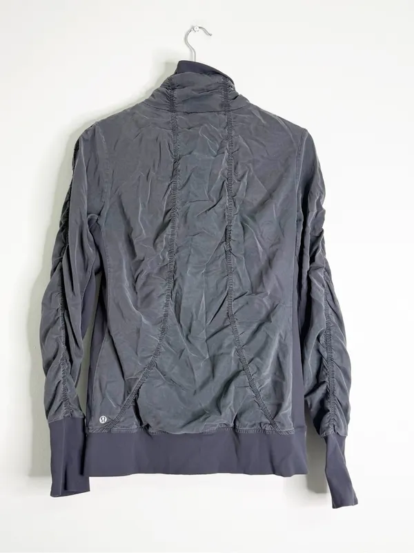 Lululemon Reversible Zip Jacket Gray Ruched Yoga Jacket Size 10 - Image 9