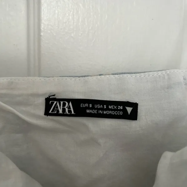 ZARA Blue and White Floral Mini Dress - Image 4