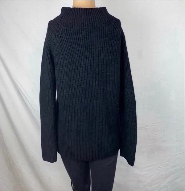 Banana republic sweater - Image 5