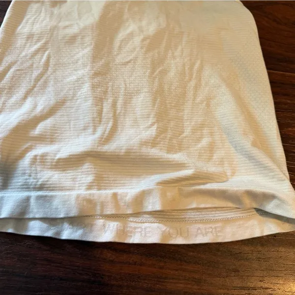 Lululemon size 4 Women's White Racerback Tank Top - Image 3