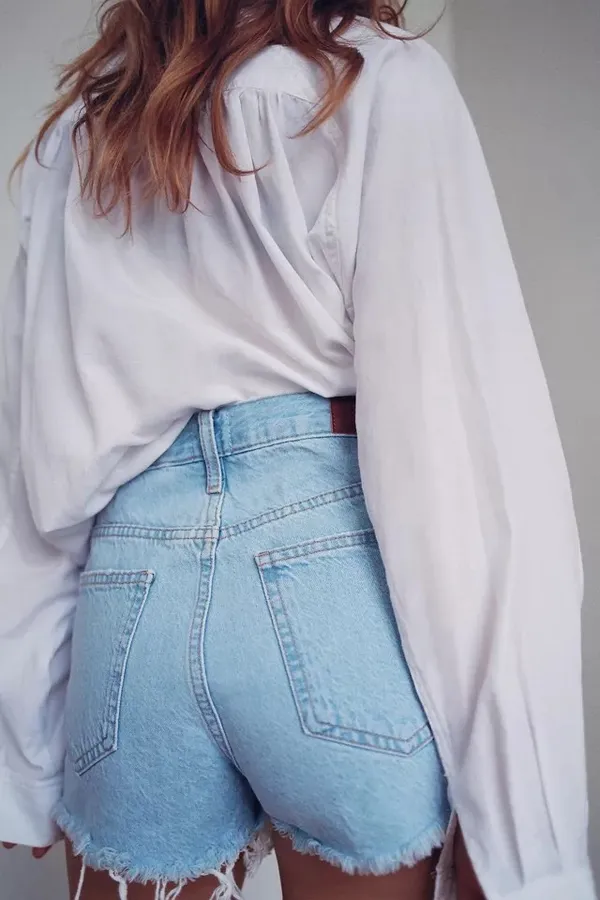 Urban Outfitters BDG Girlfriend High-Waisted Denim Short Size 26 - Image 2