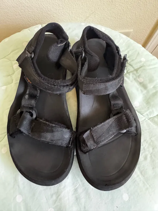 Teva Black Strap Sandals Womens size 8 - Image 3