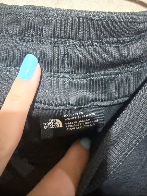 North face shorts - Image 2