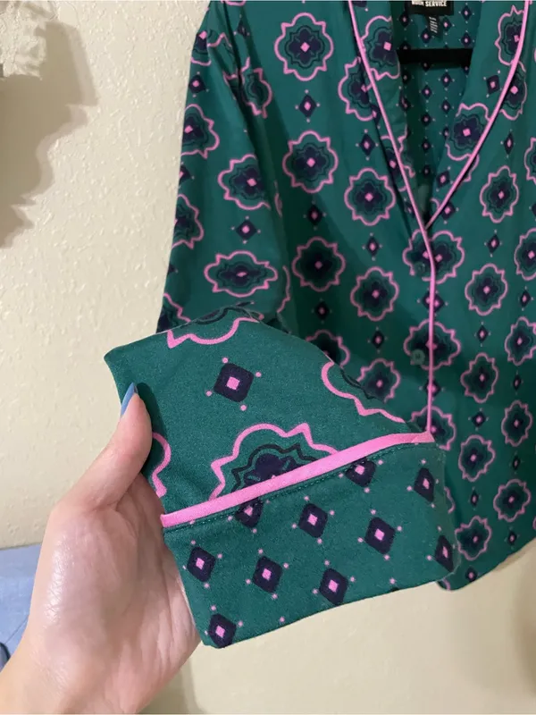 Room Service Geo Print Long Sleeve Pajama Sleep Top Size XL Green Pink Soft - Image 10