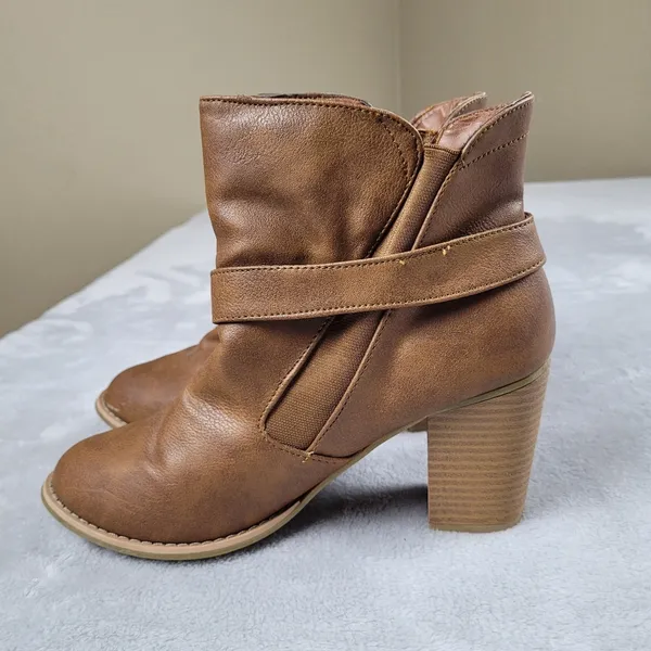 Not Rated Women's Ankle Boots Brown Pull On Buckle Size 9 - Image 6