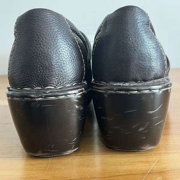 Born Womens Clogs Shoes Leather Upper Browns Size‎ 8/39 Logo Black Soles - Image 5