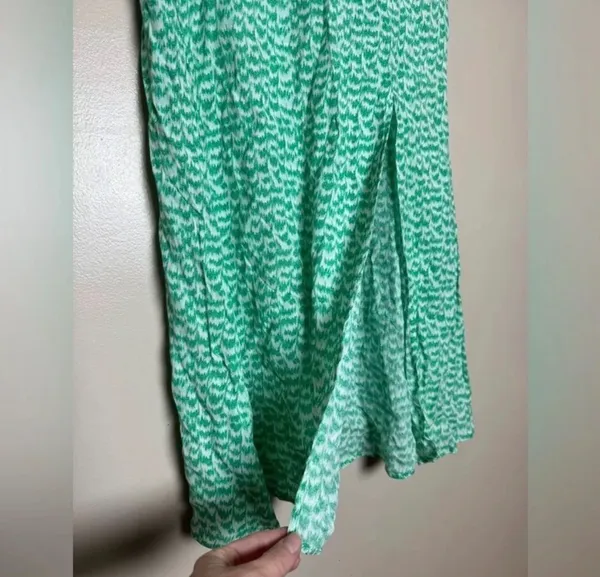 CLEARANCE! Green H&M Patterned Maxi Skirt Size 10 NWT - Image 4