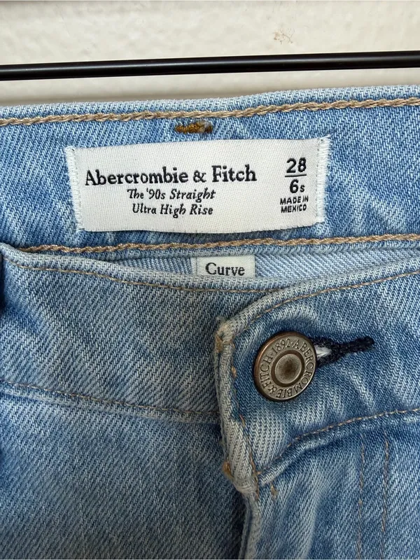Abercrombie & Fitch 90’s Straight Ultra High Rise Curve Light Wash Distressed 28 - Image 2