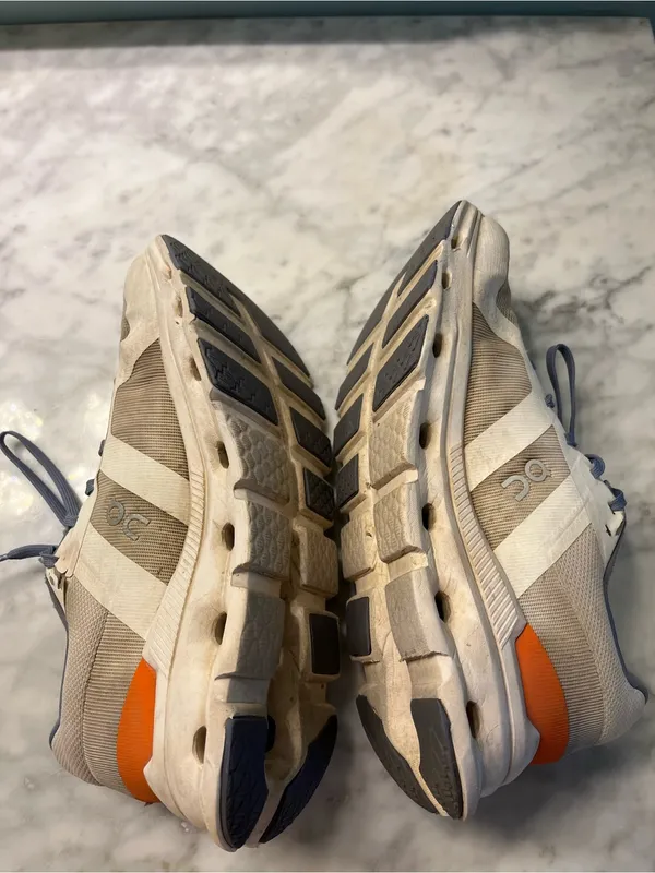 On Running Men's Athletic Shoes in Light Gray with Navy and Orange Accents - Image 8