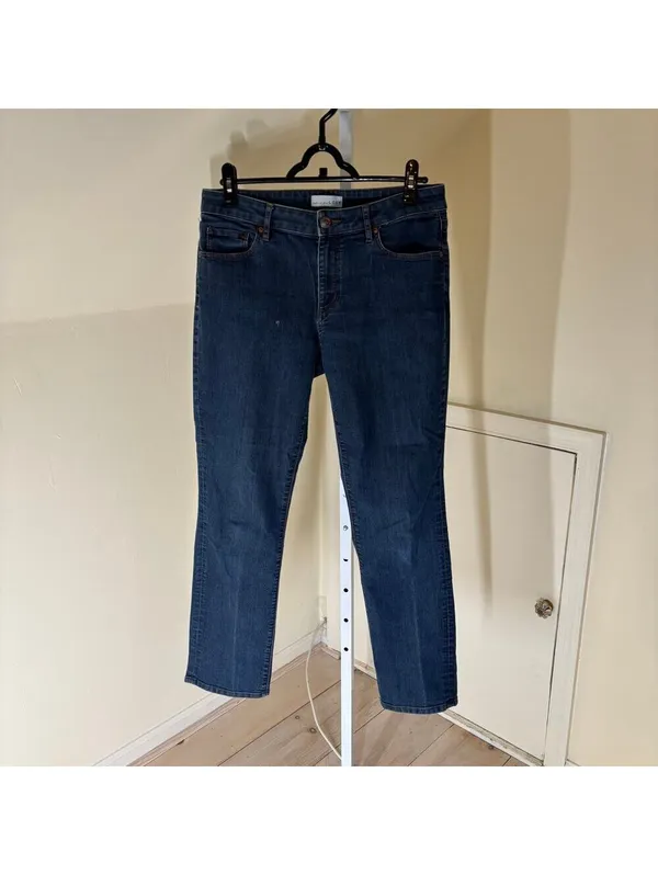 Loft EUC Women's Dark Wash Curvy Straight Leg Jeans Size 30/10 - Image 2