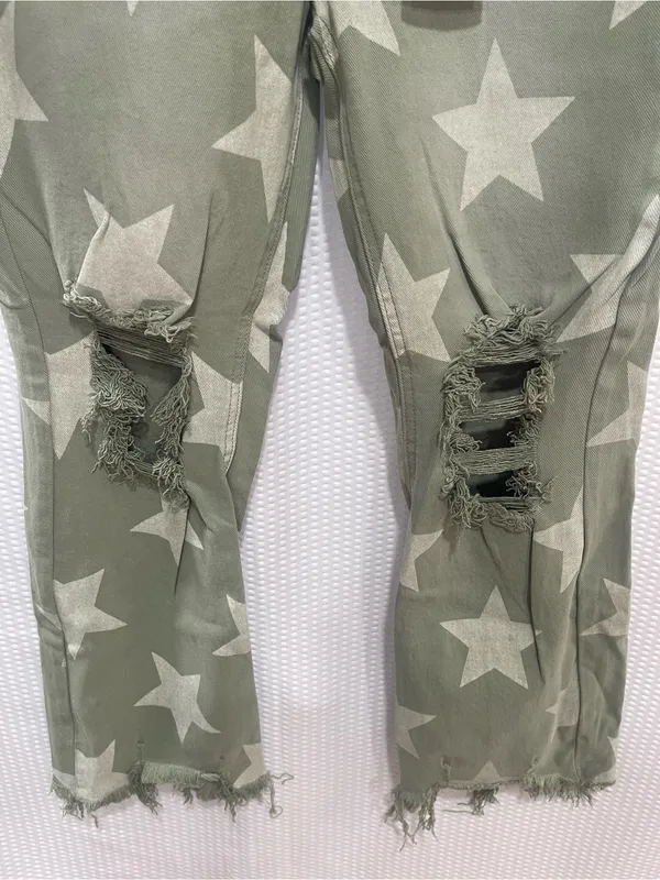NWT Risen Jeans 5/27 Olive Star Print Distressed Crop Straight RDP5609 New with - Image 5