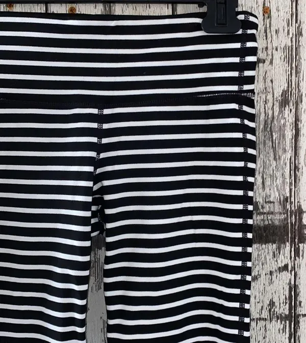 Athleta chaturanga black white striped Capri leggings - Image 5