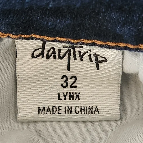 Daytrip Lynx Distressed Cropped Flare Jeans Size 32 - Image 11