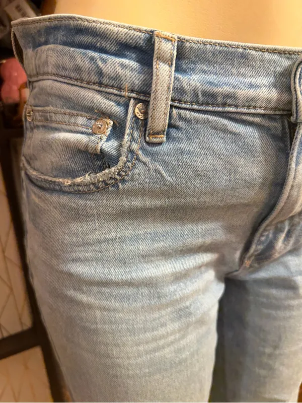 American Eagle Light Wash Women's Straight Jeans - Image 2