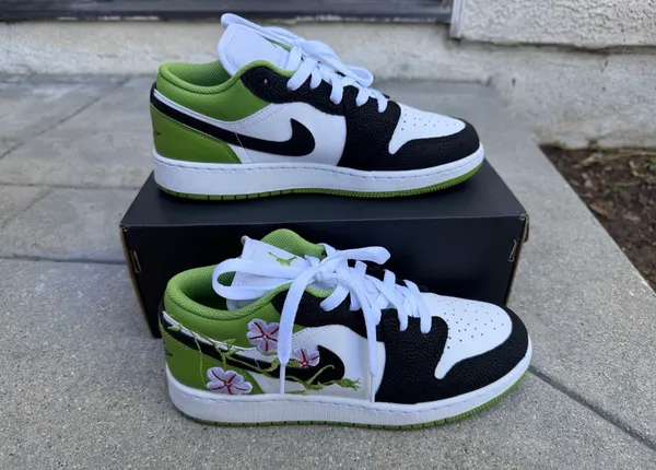 Nike Jordan 1 low SE Altitude Green - Image 2