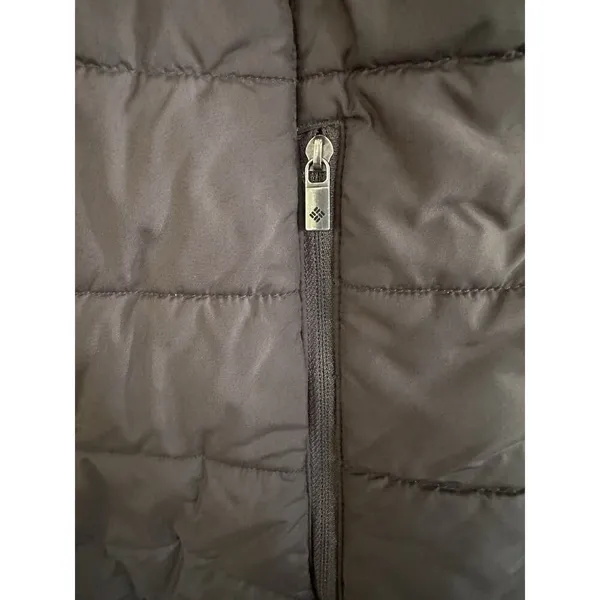 Columbia Women's Black Lightweight Puffer Jacket with Pockets and Logo Medium - Image 11