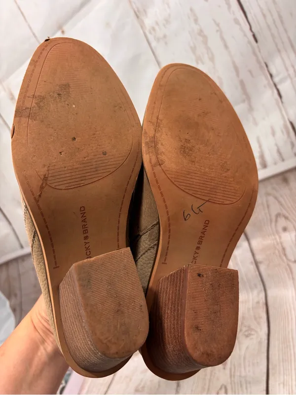 Lucky Brand Vennia Ankle Booties Taupe Leather Chunky Block Heel Sz 7.5 - Image 8