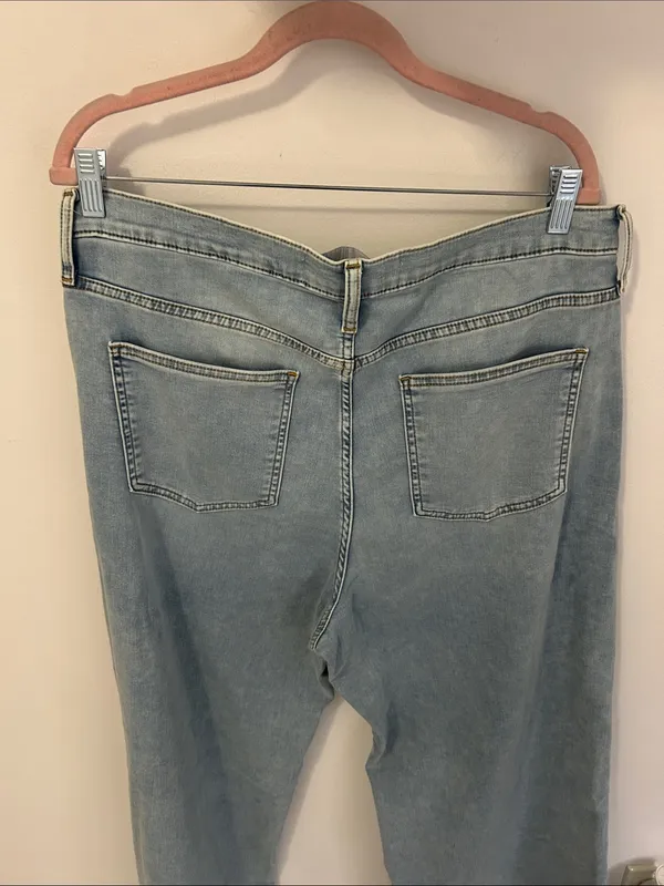 Gap High Rise Wide Leg Sweatpant Jeans - Image 6