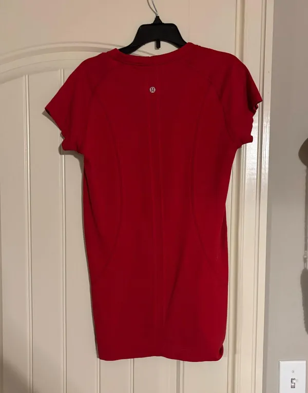 Lululemon Original red swiftly tech shirt - Image 2