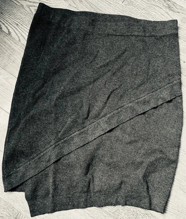 BCBGeneration GRAY Ribbed Knit Mini asymmetrical Pencil Skirt size M - Image 6