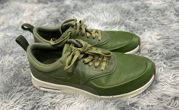 Nike Air Max Sneakers - Image 3