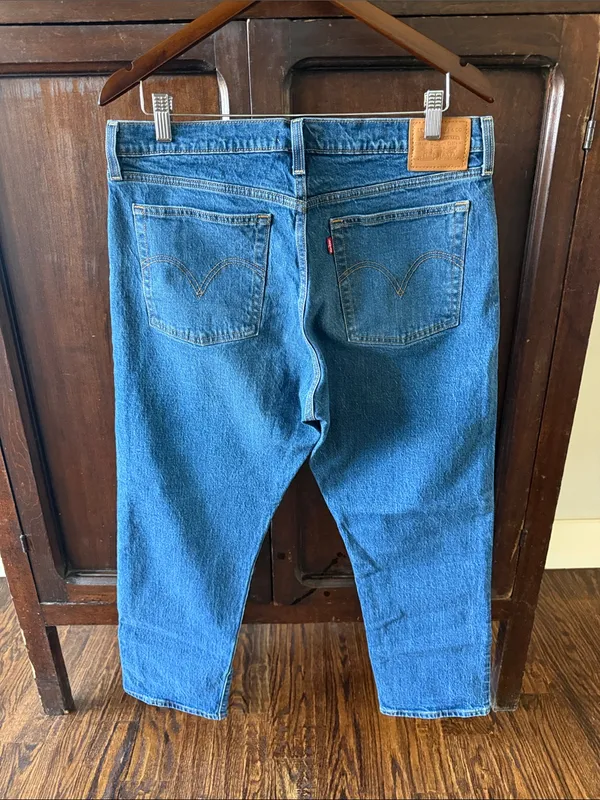 Levis 501 Wedgie Straight Button Fly Premium Denim Jeans 28' Inseam Size 32 - Image 3