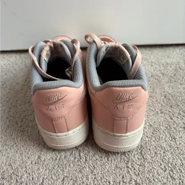 Women’s Nike Air Force 1 Blush Pink Sneakers Size: 8 - Image 4