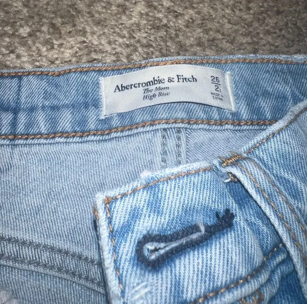Abercrombie Mom Jeans - Image 3