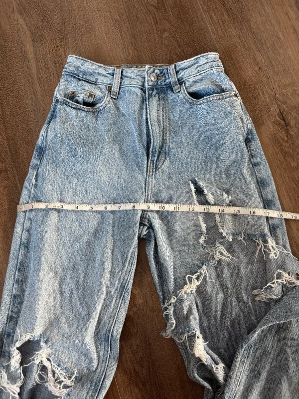 Pacsun 90s Boyfriend Distressed Jeans - Size 25 - Image 5