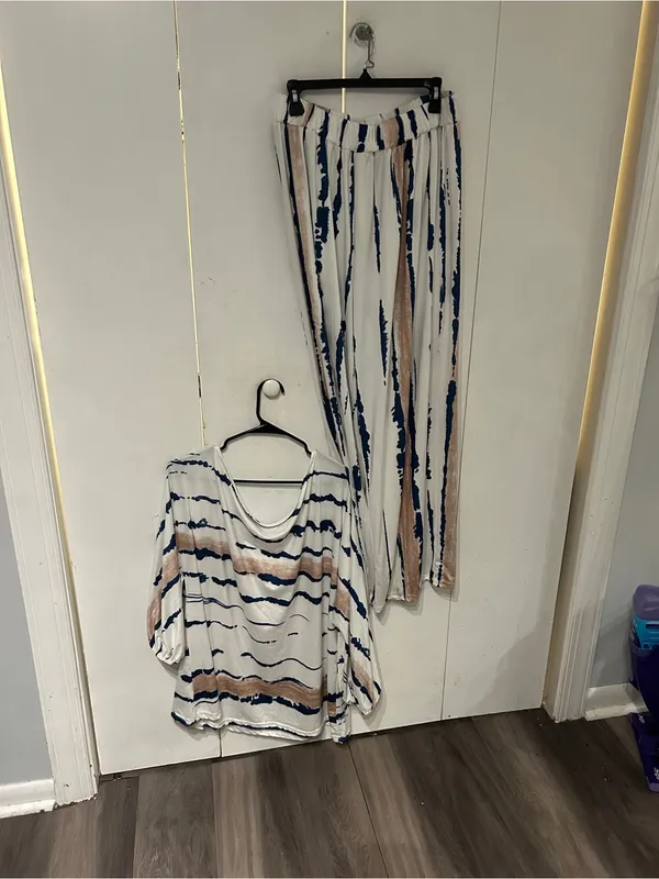 White Tie-Dye Stripe Set with Navy & Tan size 2X - Image 3
