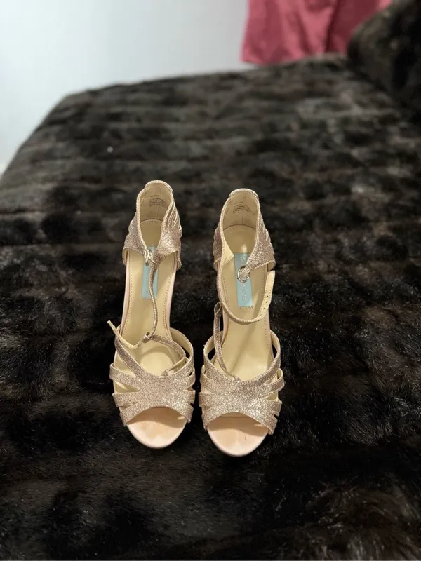Blue by Betsey Johnson Sally Rose Gold Glitter Pump Pointed Toe Party Heels 7 - Image 2