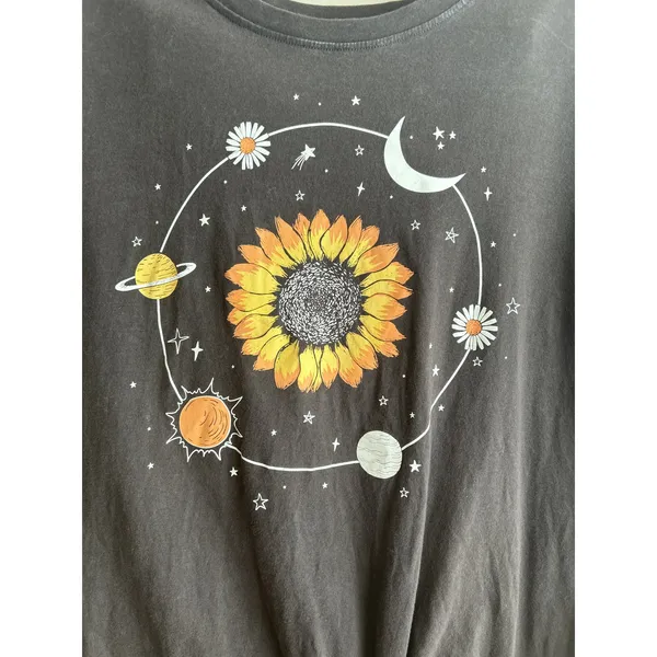 Messy Buns,‎ Lazy Days Sunflower Orbit T-shirt Women Small GUC - Image 3