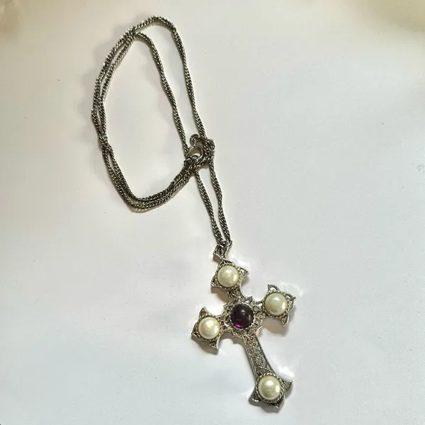 Sarah Coventry crusader cross pendant necklace - Image 3