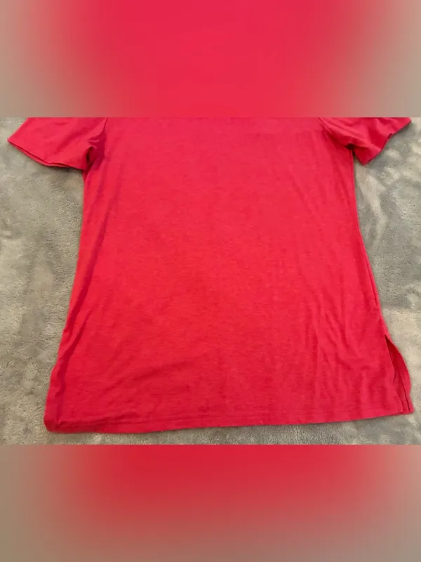 Women’s Size Medium Pink T-Shirt with a Pleated Hem on Shoulder Sleeve - Image 4
