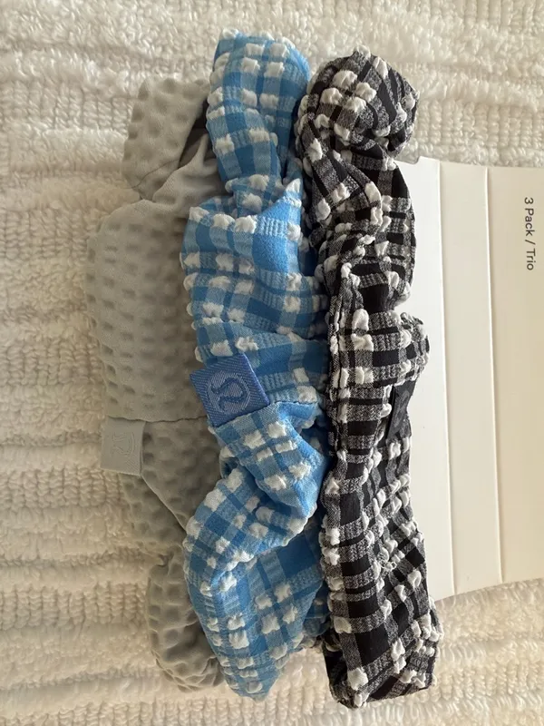 lululemon athletica Uplifting Scrunchies 3-Pack - Black, Poolside, Vapor - Image 3