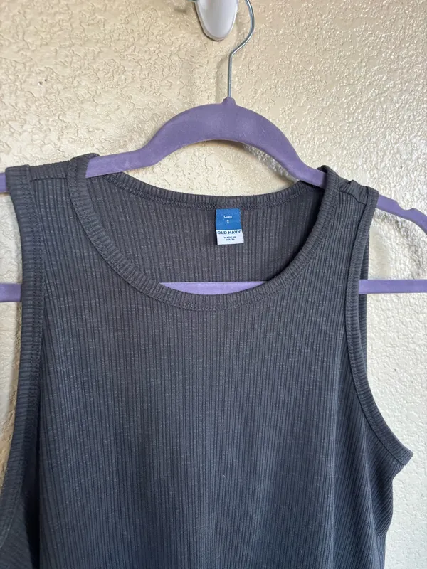 Grey Old Navy Tank Top - Image 3
