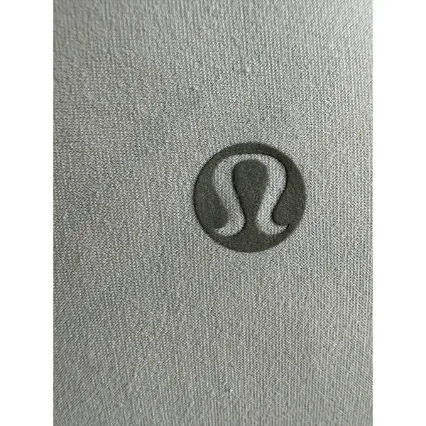 LULULEMON‎ Runbeam Short Sleeve Crew Lightweight Gray Pocket Shirt top Gym 6 - Image 4