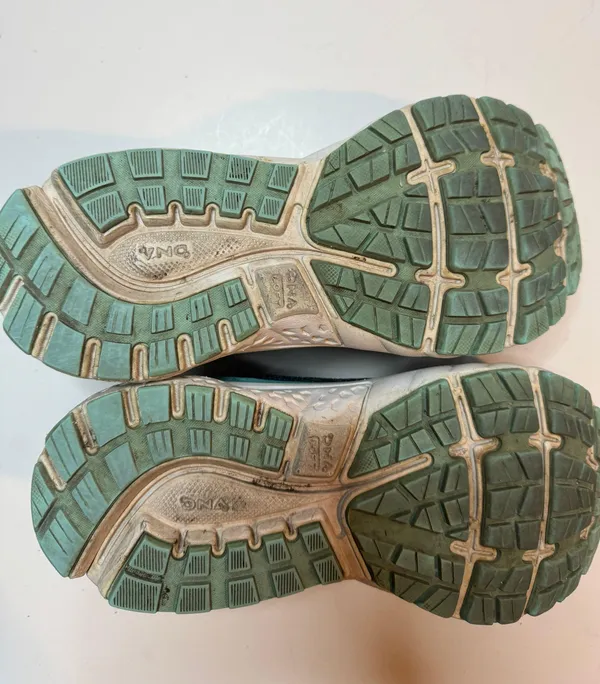 Brooks Womens  Ghost 11 Size 7.5 Running Shoes - Image 8