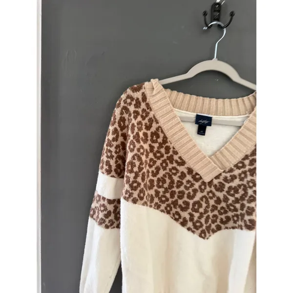 Daytrip Womens Leopard Print V-Neck Sweater Cream Brown Chevron Fall Medium - Image 2