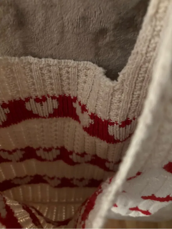 Women’s Cream Knit Heart Tote Bag with Red Hearts - Image 5