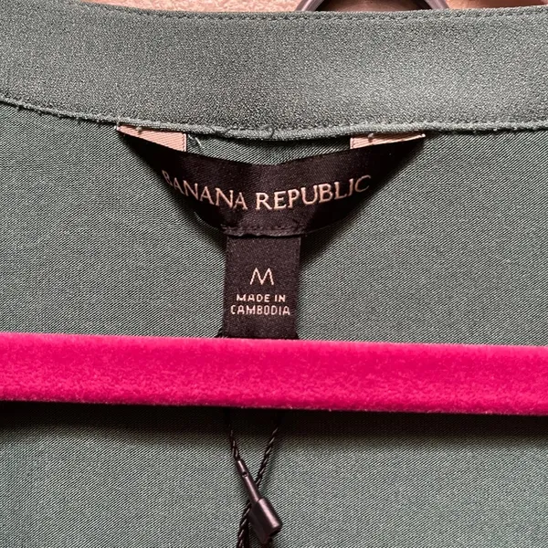 Banana Republic - green blouse NEW SIZE M - Image 2