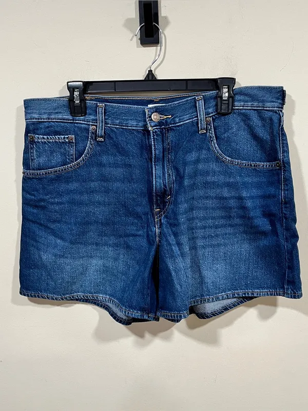 Levi’s CINCH SHORTs size 33 denim blue shorts women’s - Image 5