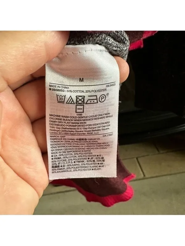 GAP turtleneck sweater gray pink snap neckline - Image 7