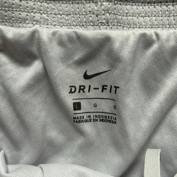 Nike women’s‎ dri-fit shorts size: L color: Gray/White - Image 4