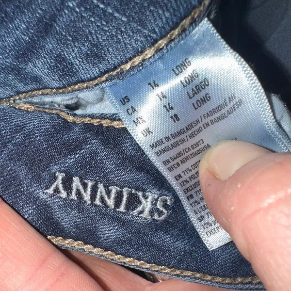 American Eagle distressed skinny 14 long normcore jeggings - Image 2