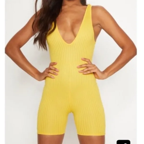 PrettyLittleThing Women's Size 8 Ribbed Tank Top Unitard‎ Yellow V-Neck V-Back - Image 3