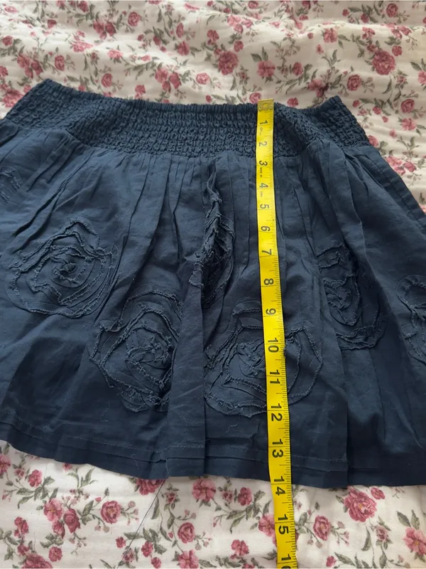 Y2K Abercrombie & Fitch Navy Blue Smocked Waist Mini Skirt - Image 5