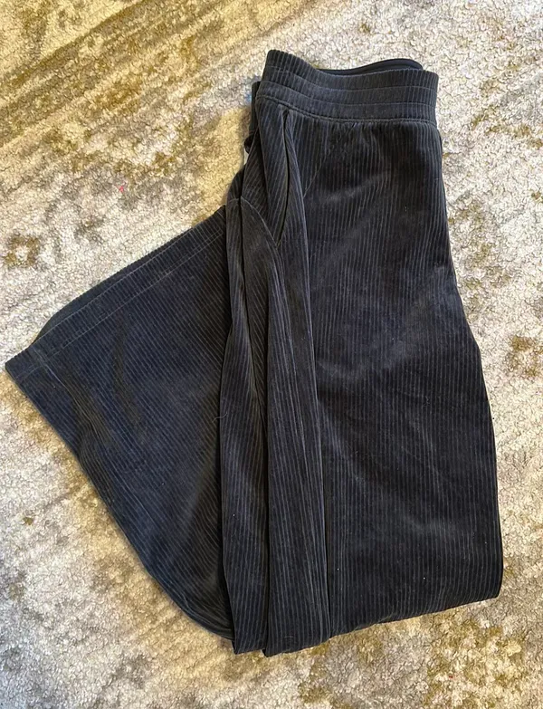 Lululemon Scuba MR Wide-Leg Pant *Velvet Cord - Image 2