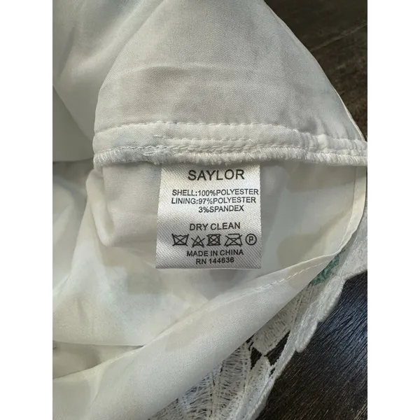 Saylor‎ Yenela Mini Skirt in White Daisies Size Large Embroidered Lace - Image 7