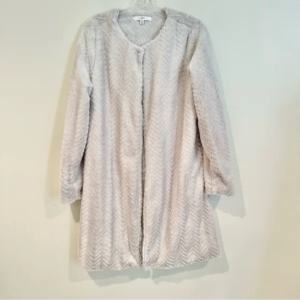 Fever Fuzzy‎ Faux Fur Coat Women's Medium Light Gray Button Neck Closure Lined - Image 3